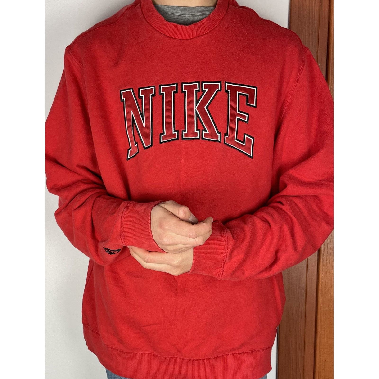 Nike × Vintage Nike Sportswear Mens Red Crew Neck Spellout Sweatshirt Large Size US L / EU 52-54 / 3 - 2 Thumbnail