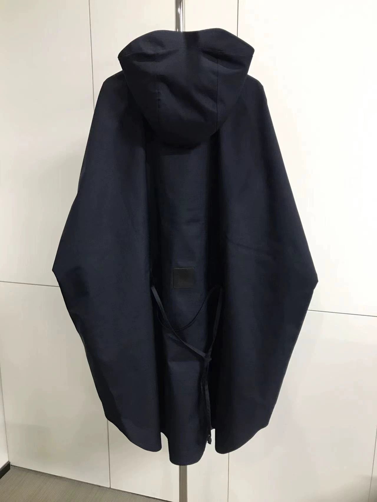 Raincho Norwegian Rain Dark Navy Cape Unisex in Blue, Men's (Size M) — image 2 of 6