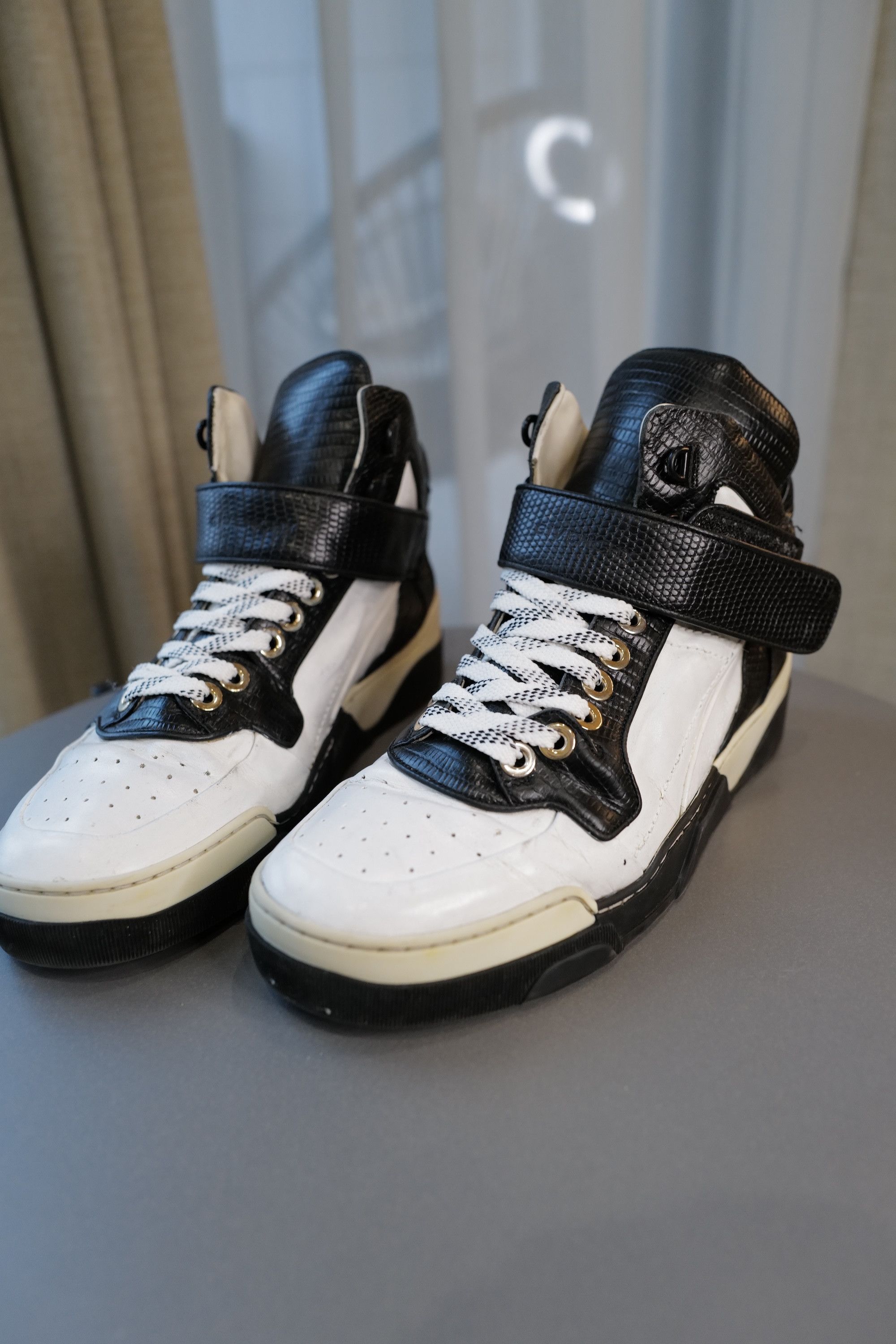 Givenchy Givenchy Hi Top Leather Sneakers Size US 8 / EU 41 - 3 Thumbnail