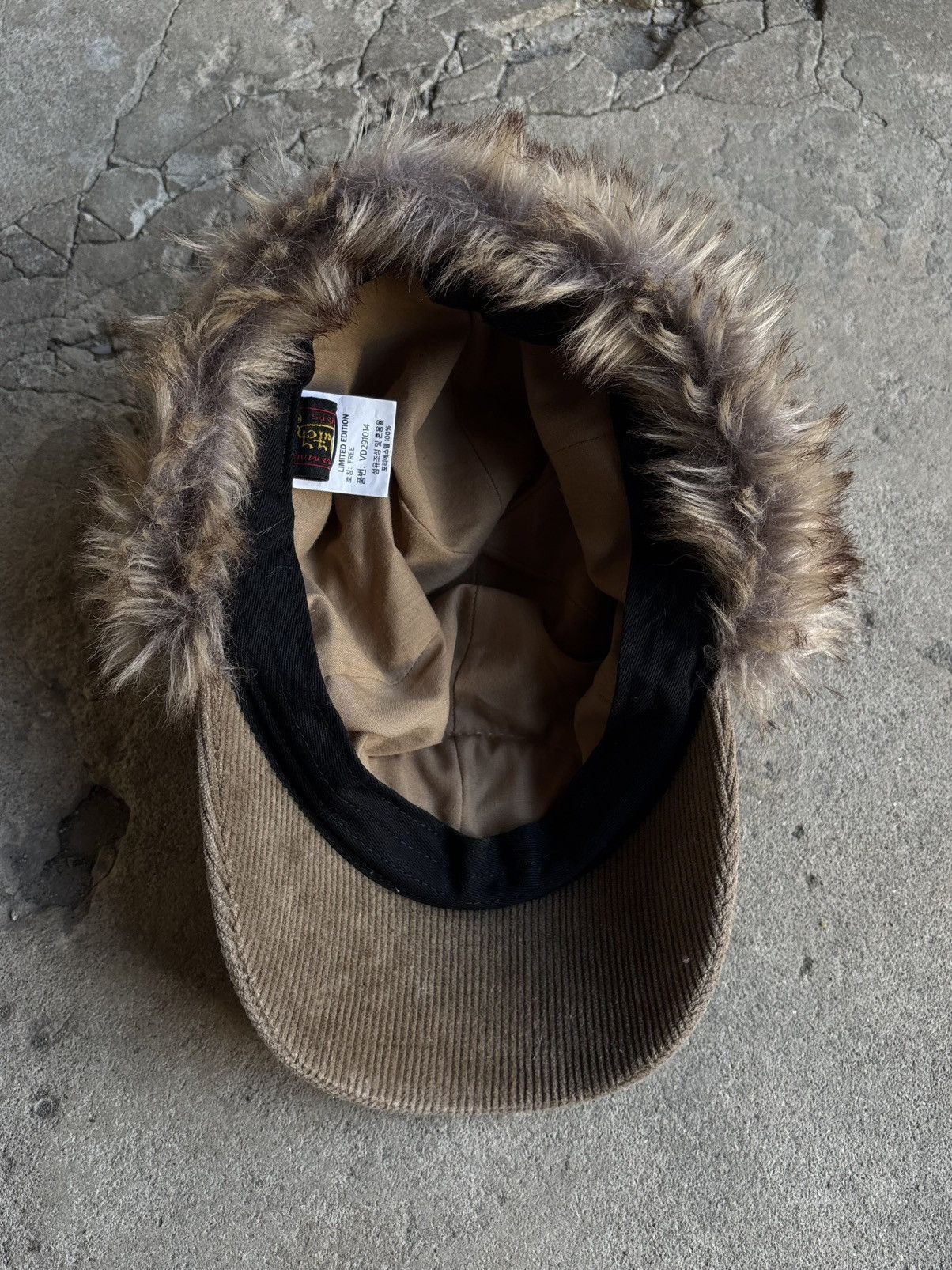 Von Dutch Rare!! Von Dutch Corduroy Trapper Hat Size ONE SIZE - 4 Thumbnail