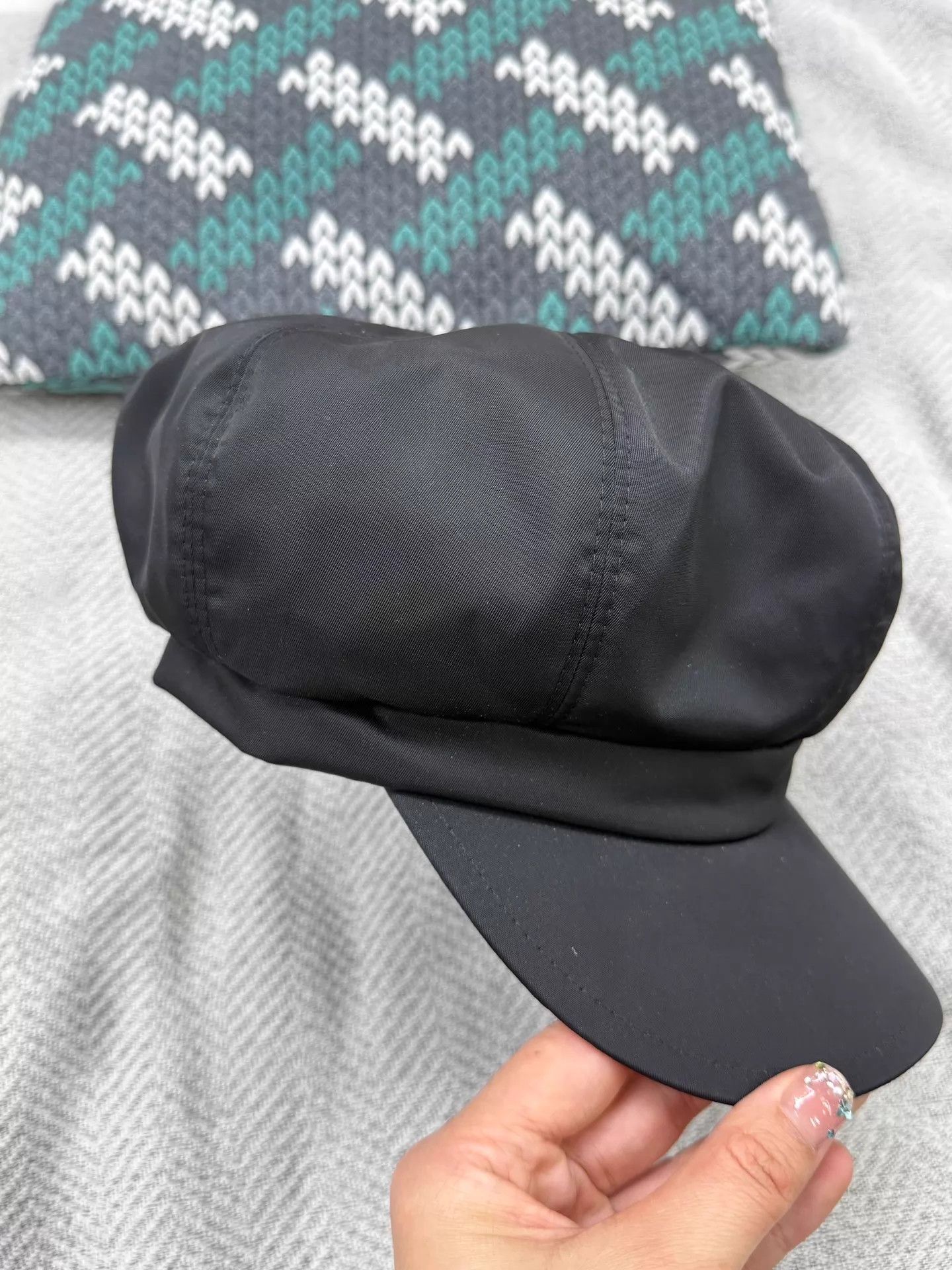 Prada Prada Black Triangle 2-Sided Newsboy Cap L 59cm New Size ONE SIZE - 2 Thumbnail