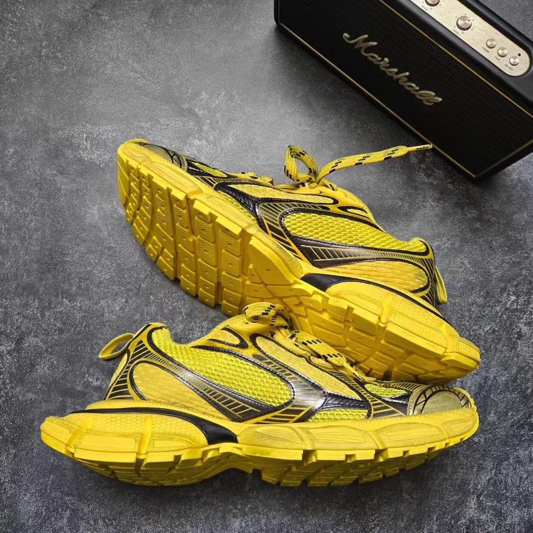Balenciaga BALENCIAGA 3XL 42 black and yellow worn twice like new Size US 9 / EU 42 - 9 Thumbnail