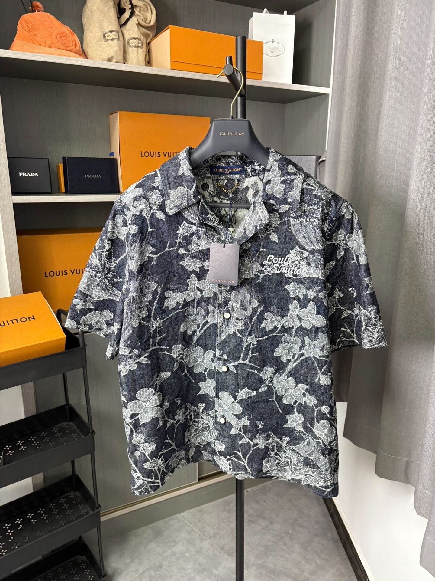 Louis Vuitton Louis Vuitton Denim Embroidered Shirt S Men Size US S / EU 44-46 / 1 - 1 Thumbnail