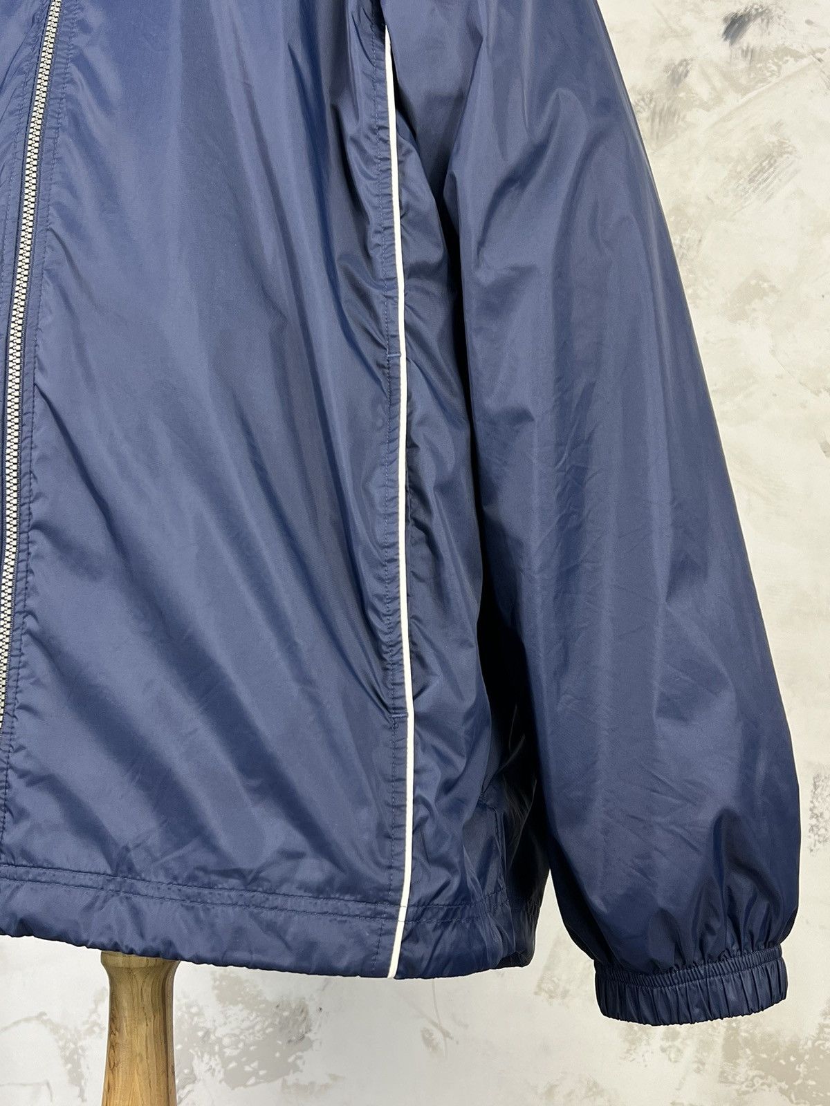 Nike Vintage Nike Packable Hooded Big Logo Jacket Size XL Size US XL / EU 56 / 4 - 4 Thumbnail