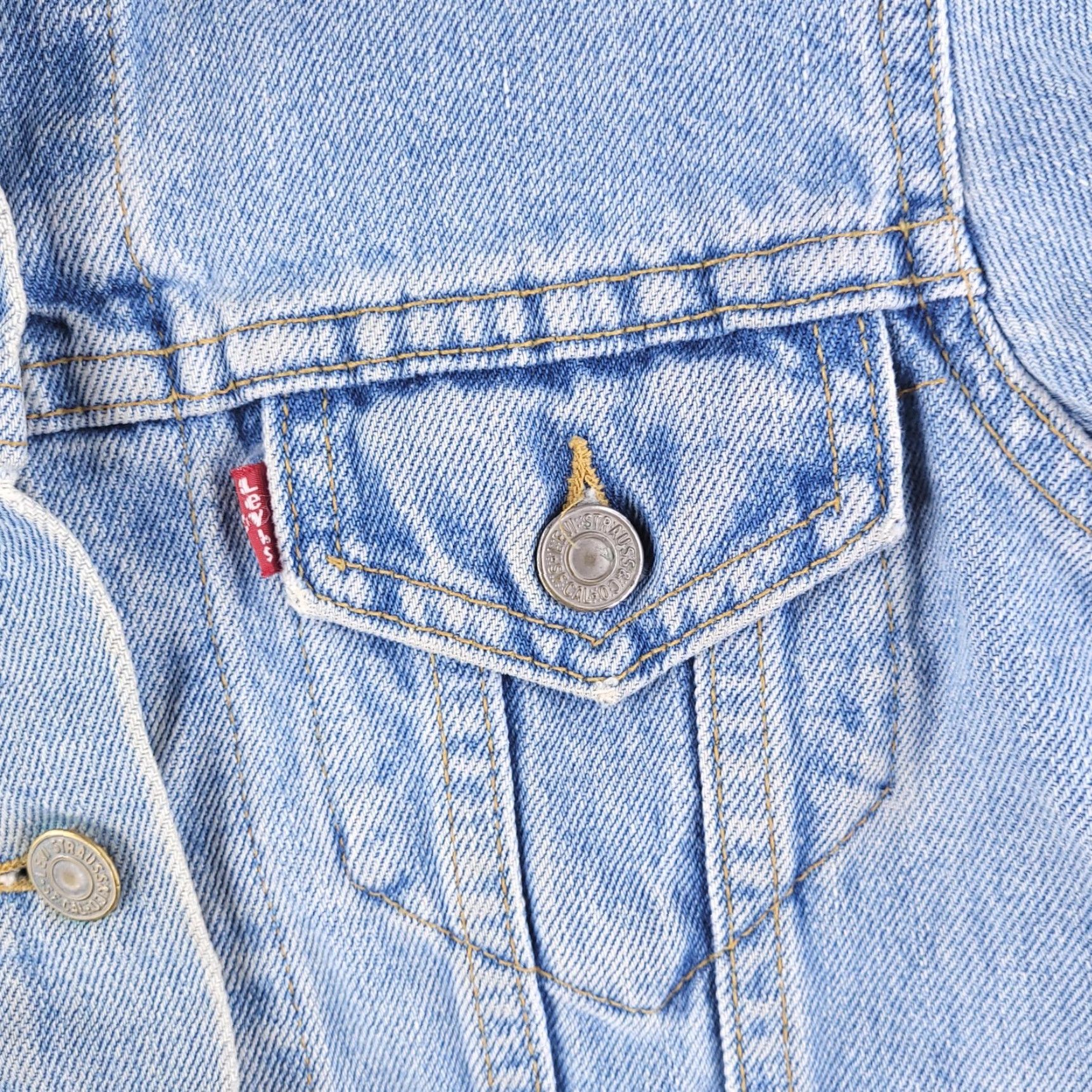 Levi's VINTAGE Levi's Jacket Womens XS Blue Denim Jean Trucker Light Wash Button Red Tab Short XS Blue Denim Size 26" / US 2 / IT 38 - 3 Thumbnail