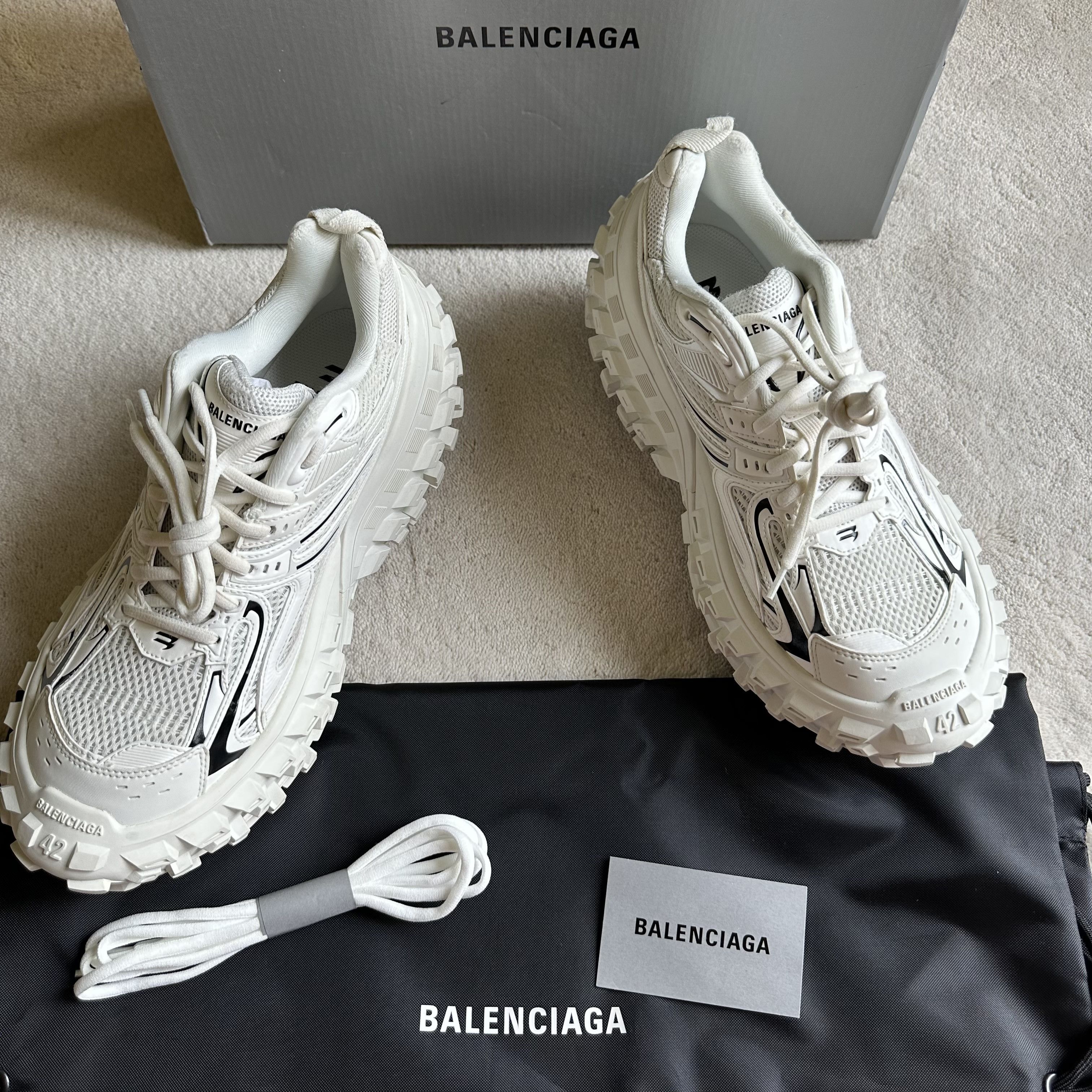 BALENCIAGA DEFENDER BOUNCER SNEAKERS Eggshell/Black Sz 42 EU
