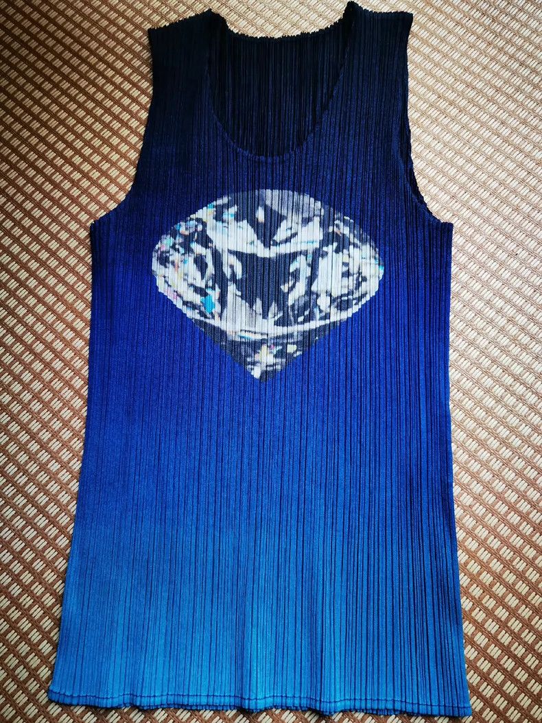 Pleats Please Issey Miyake Issey Miyake Diamond vest Size L / US 10 / IT 46 - 1 Thumbnail