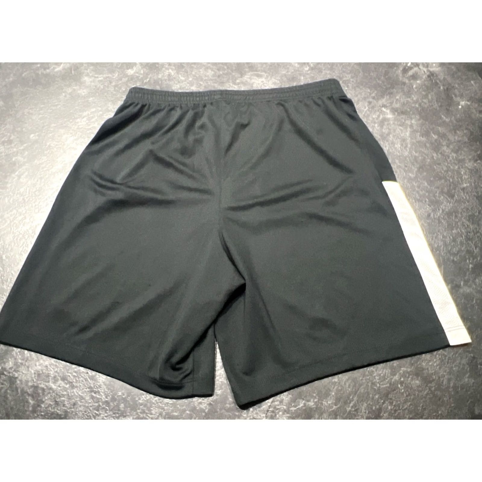 Nike Nike M Shorts Athletic Drawstring Men polyester Black Neon Green Pockets Logo Size US 31 - 7 Thumbnail