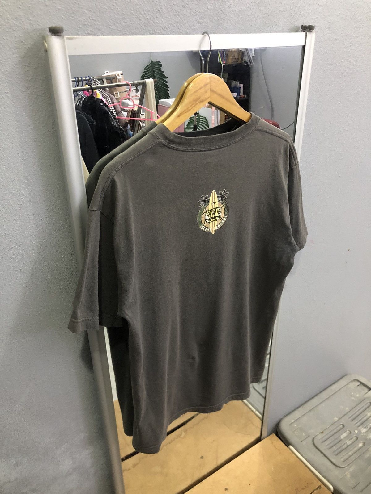 Vintage Vintage “Island Legends” Hawaii Surf Tee Size US S / EU 44-46 / 1 - 9 Thumbnail