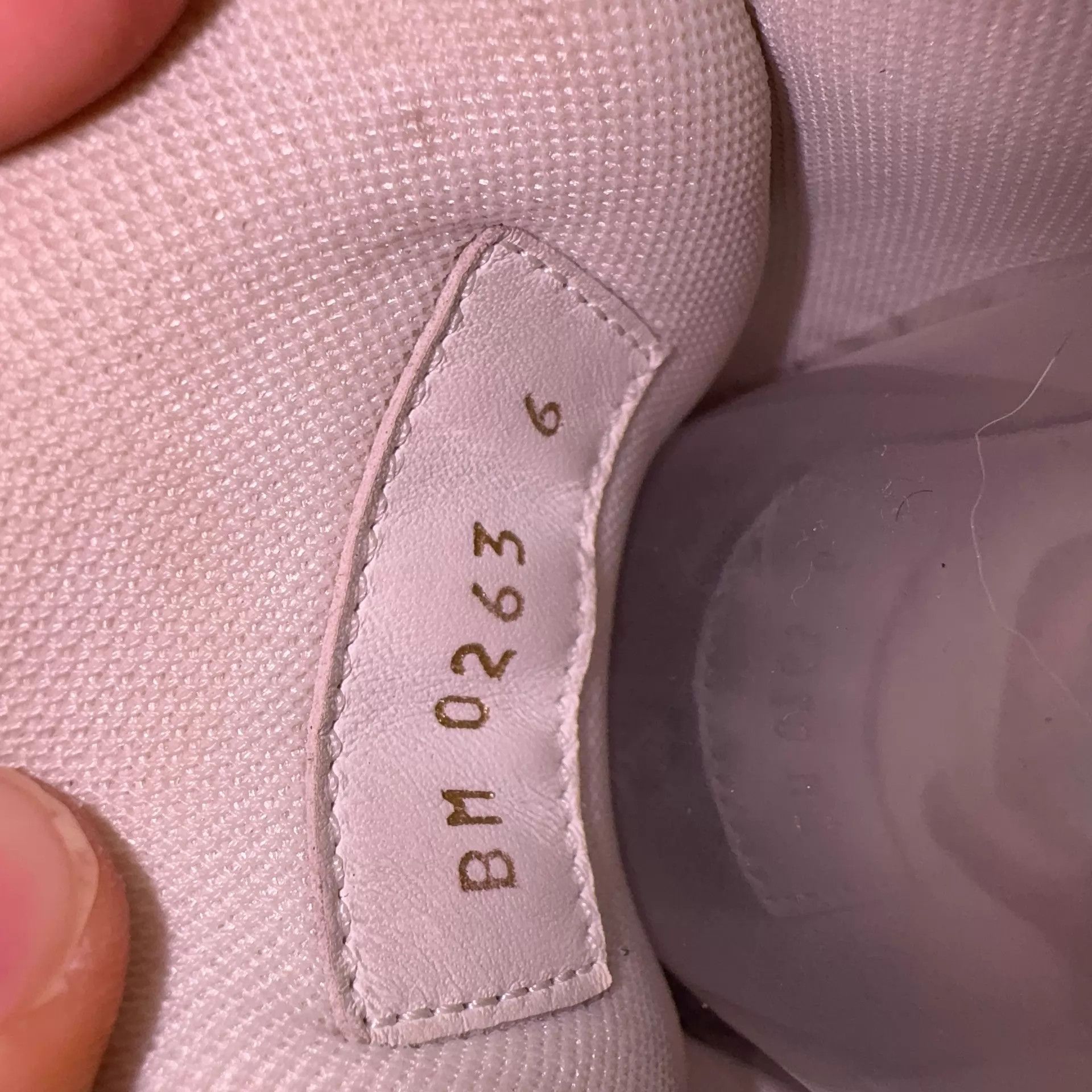 Louis Vuitton LOUIS VUITTON Trainer Denim Blue & White Size 40 Size US 7 / EU 40 - 9 Thumbnail