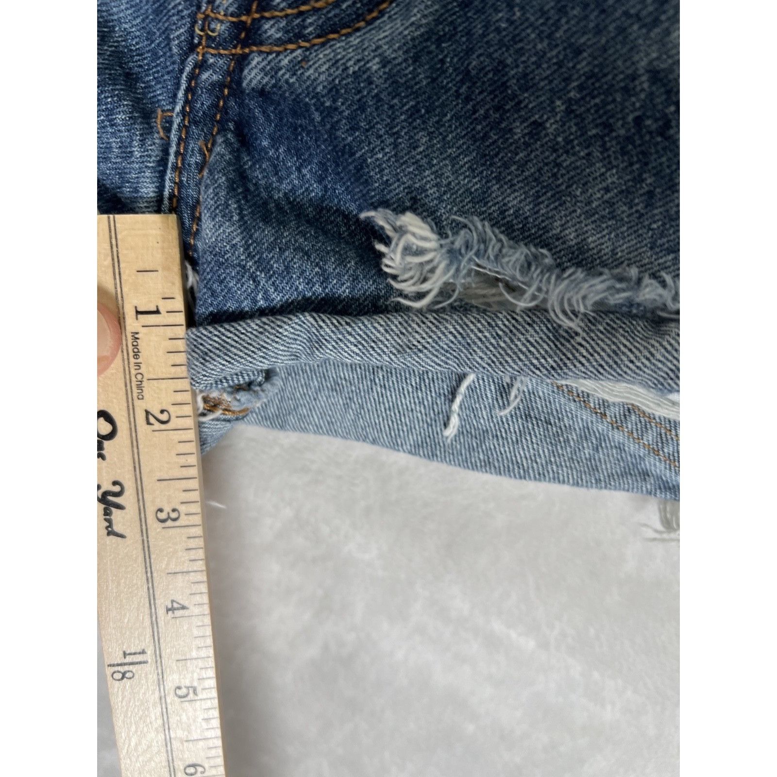 Levi's Levi’s 501 Denim Jean Shorts Size Waist 28 Blue Daisy Dukes Size 28" / US 6 / IT 42 - 3 Thumbnail