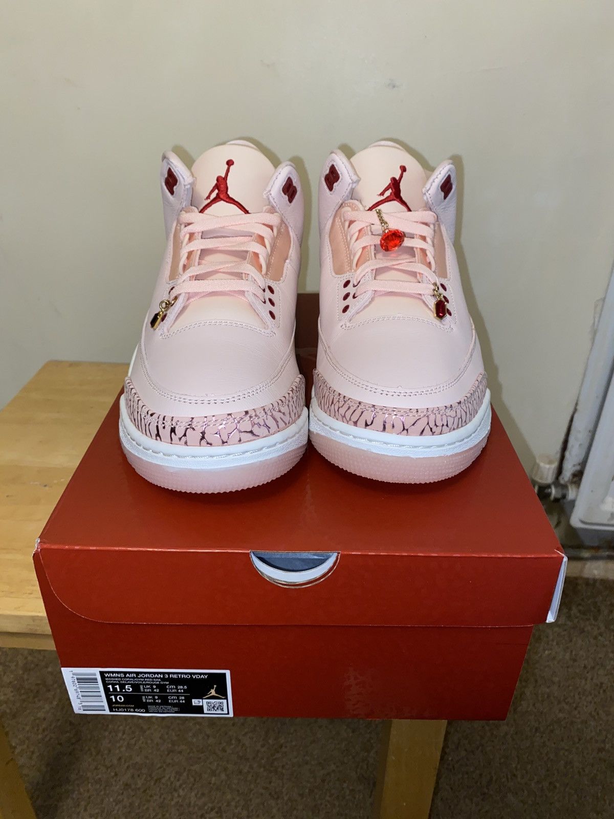Jordan Retro valentines day treat yourself