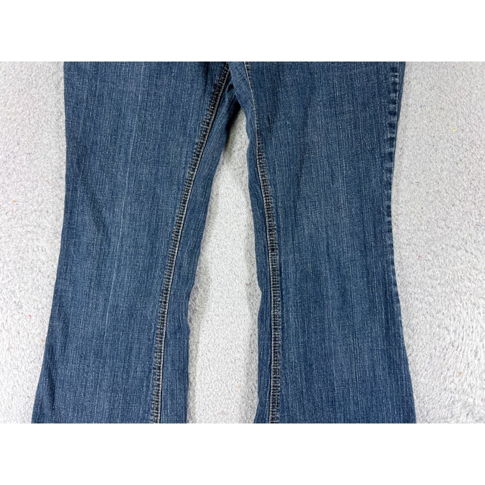 Vintage Arizona Jeans Co Jeans Womens 7 Blue Denim Flared 28x27 Cotton Distressed Zipper Cowboy Southwestern American Designer 90s Mens Girls? Size 28" / US 6 / IT 42 - 3 Thumbnail