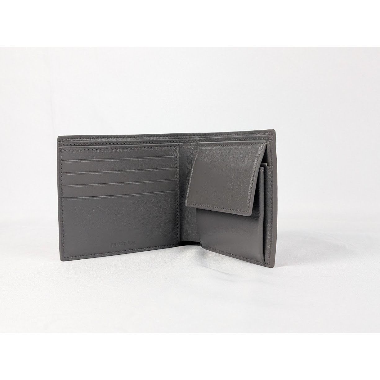 Balenciaga o1rshd1 Size: OS / Logo Wallet in Grey Size ONE SIZE - 5 Thumbnail