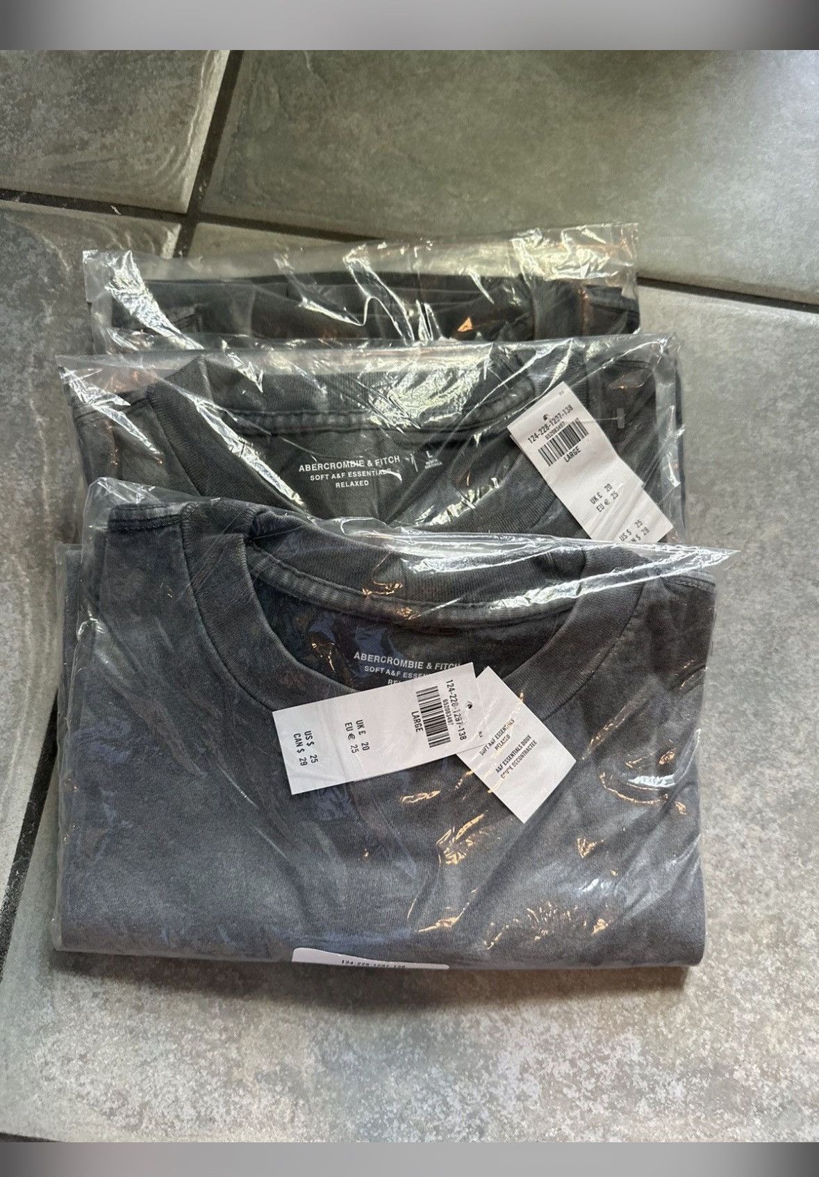 Abercrombie & Fitch Abercrombie & Fitch Relaxed Essential Tee Size US L / EU 52-54 / 3 - 6 Thumbnail