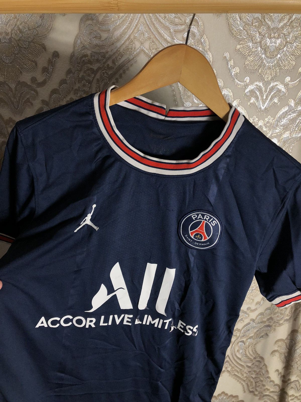 Jordan Brand VINTAGE NIKE JORDAN FC PSG PARIS FRANCE SOCCER JERSEY Y2K Size US S / EU 44-46 / 1 - 3 Thumbnail