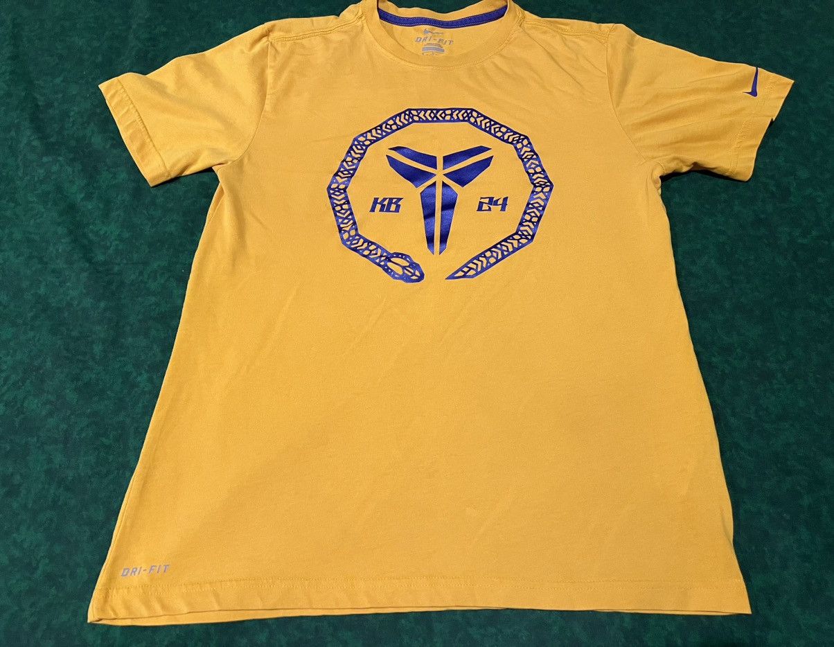 Nike Shirt Gold Nike (Big Kids Medium Girls) Sports Training T