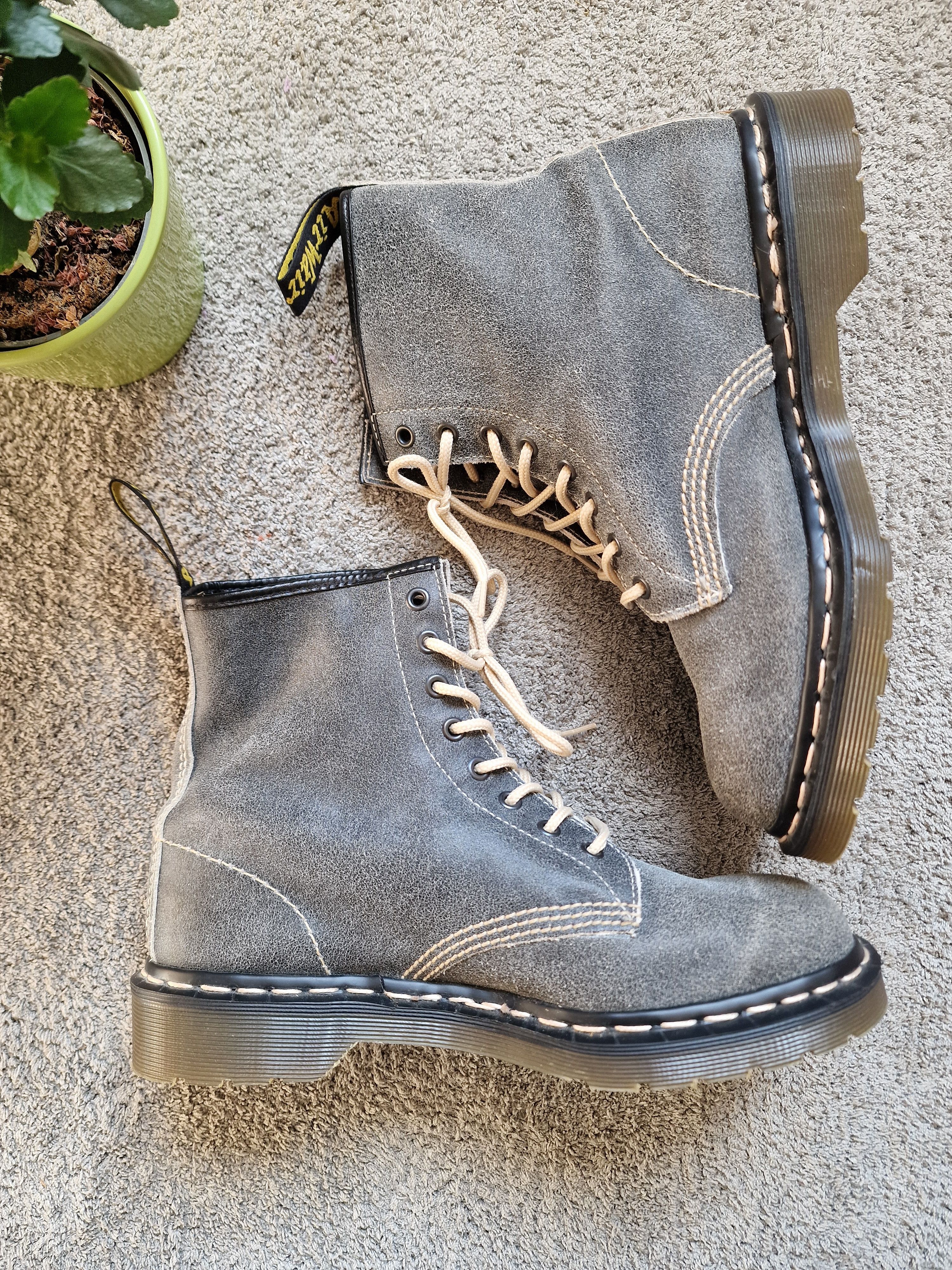 Dr. Martens Rare Dr. Martens 9350 chalk aviator made in england vintage Size US 9 / EU 42 - 2 Thumbnail