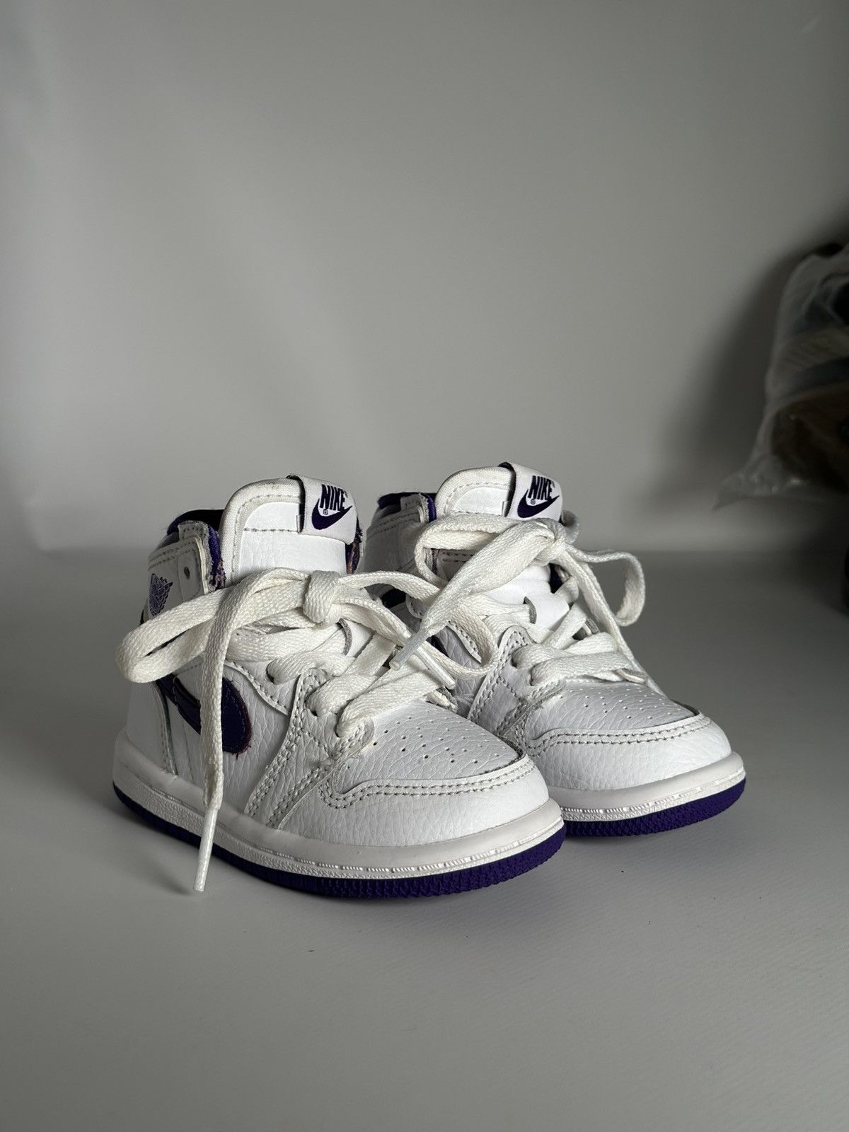 Nike Nike Air Jordan 1 Retro High OG TD 'Court Purple kids 5 size Size US 5 / EU 37 - 3 Thumbnail