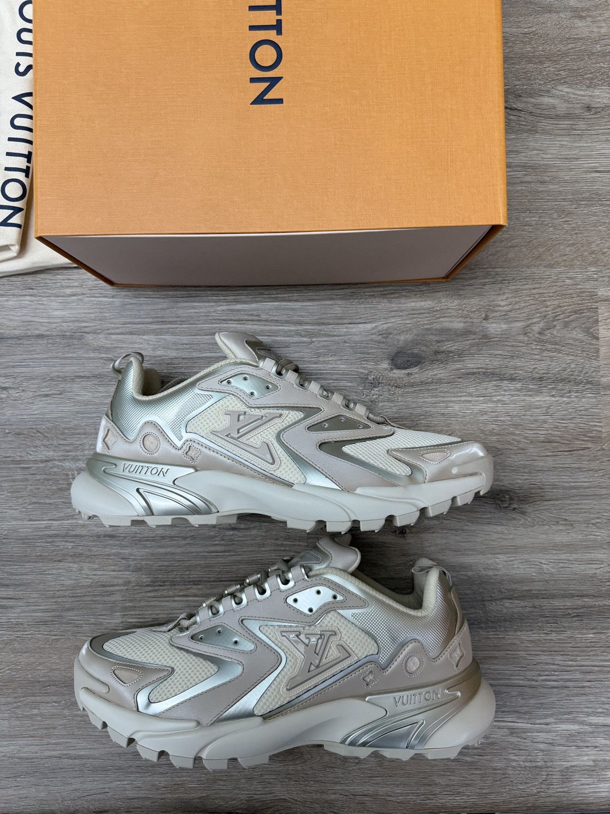 Louis Vuitton Louis Vuitton Beige Tactic Runners Size US 9.5 / EU 42-43 - 2 Thumbnail