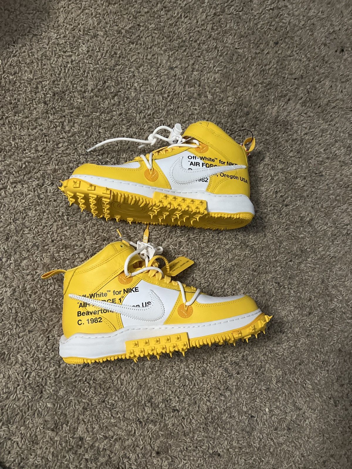 Off-White Off-White x Air Force 1 Mid SP Leather 'Varsity Maize' Size US 9 / EU 42 - 5 Thumbnail