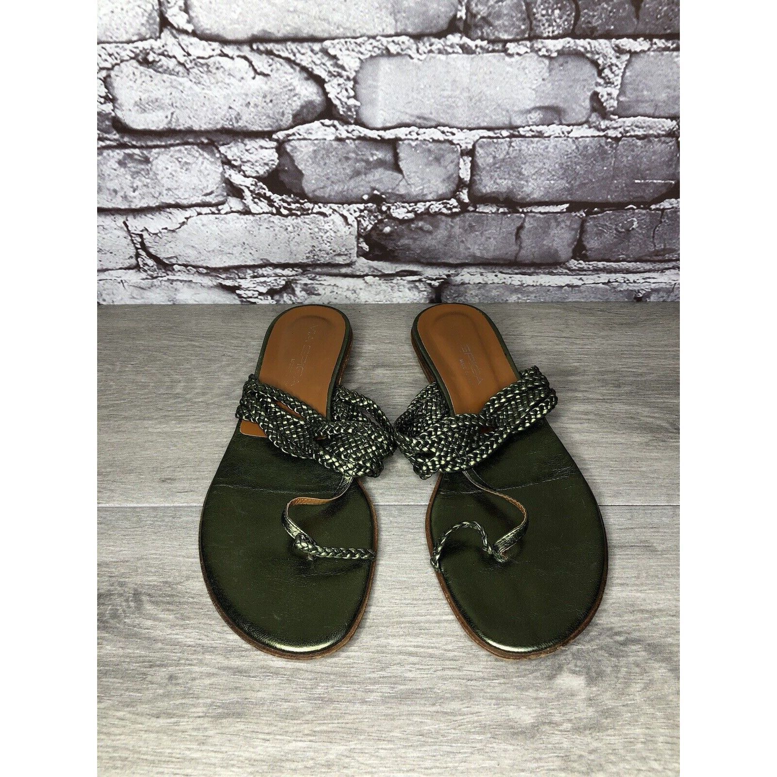 Other Via Spiga Metallic Green Leather Braided Flats Sandals Women Size US 8.5 / IT 38.5 - 15 Thumbnail