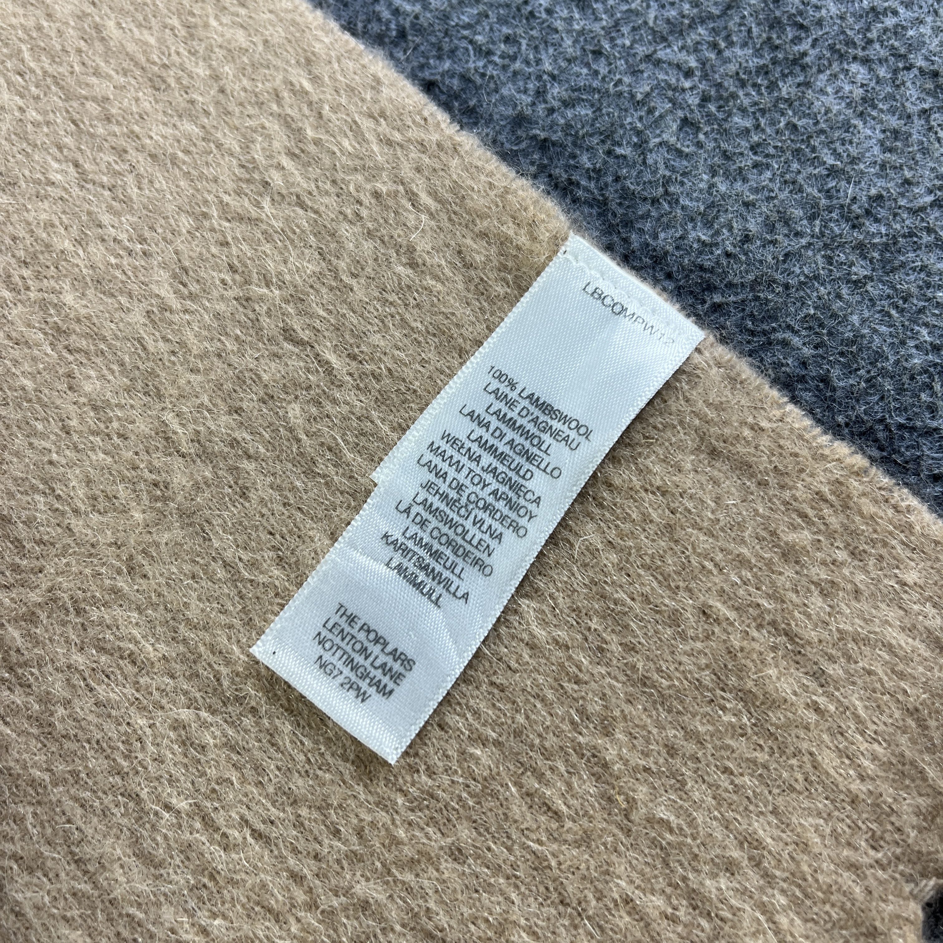 Paul Smith Scarf / Muffler / Neckwear T1161
