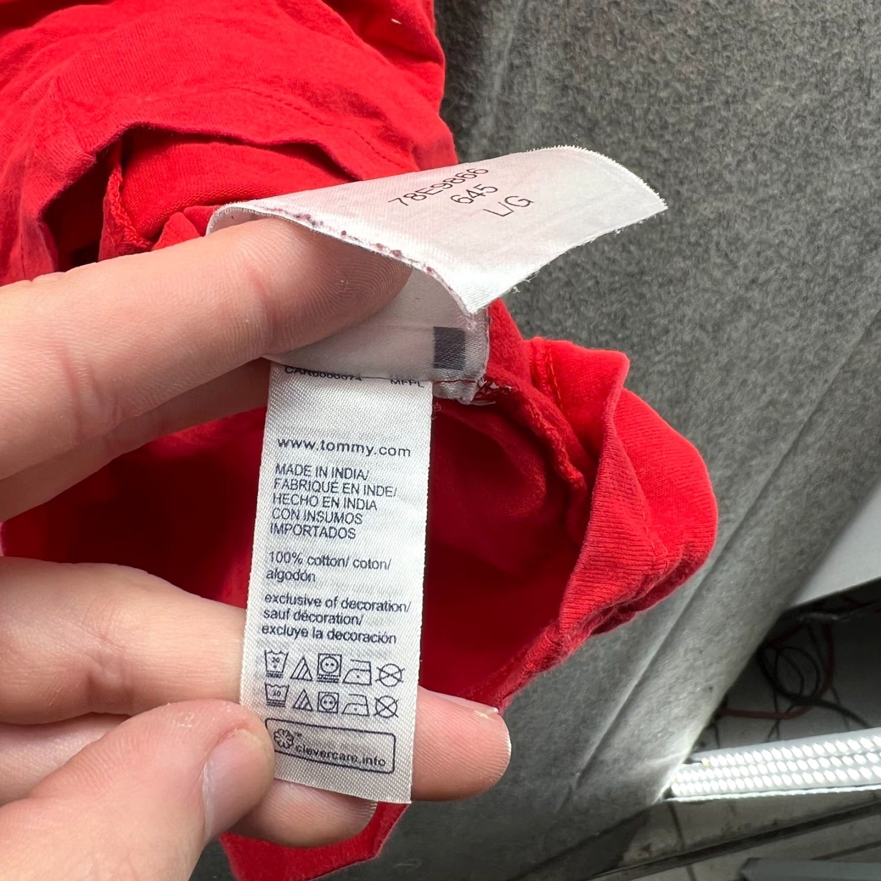 Tommy Hilfiger VINTAGE Tommy Hilfiger Shirt Men Large Red Crewneck Logo Printed Tee Crewneck Cotton XL? (original size L) Size US L / EU 52-54 / 3 - 5 Thumbnail