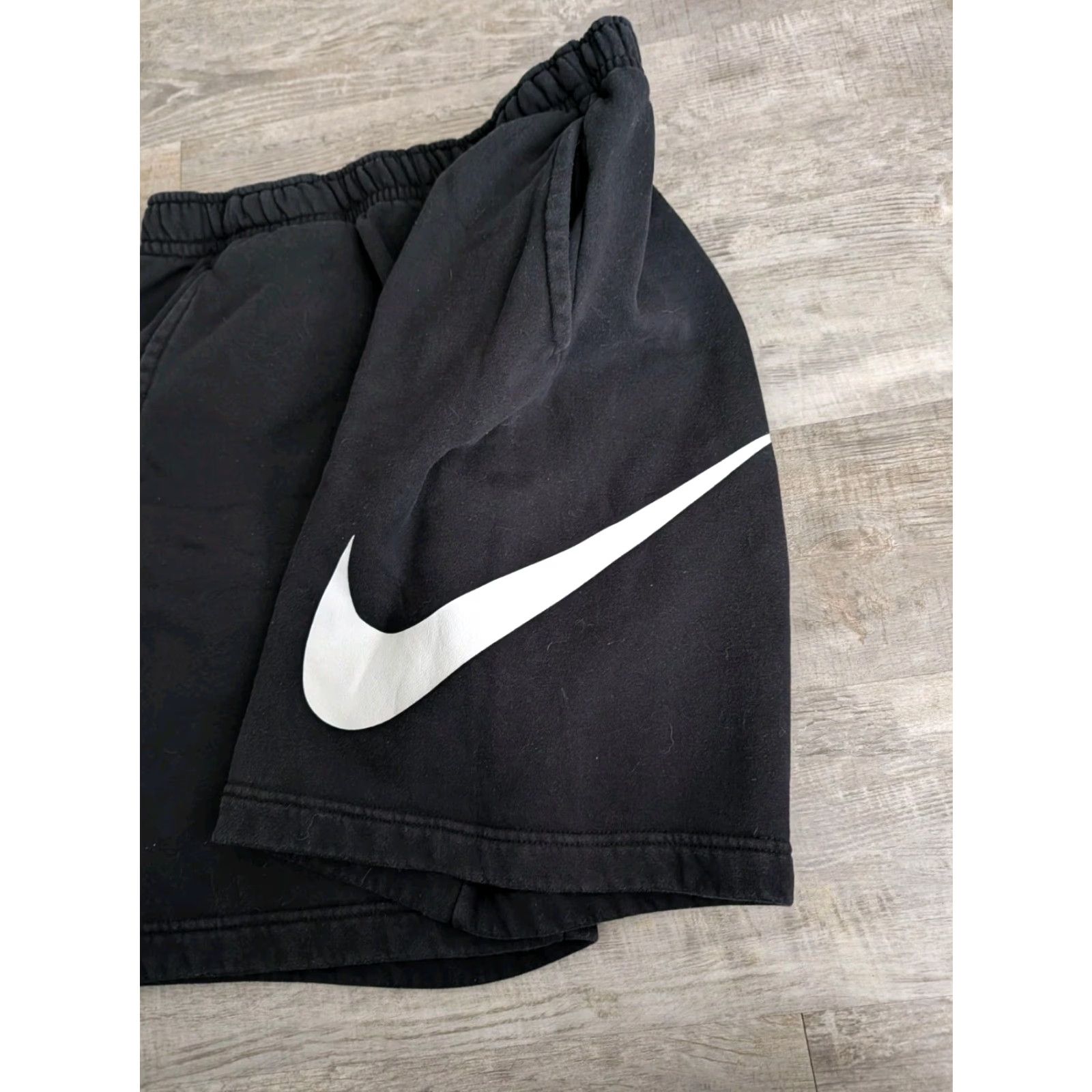 Nike Nike Men Sweat Shorts M Black Swoosh Logo 9" Inseam BV2721-010 Sweatpants? Size US 31 - 2 Thumbnail
