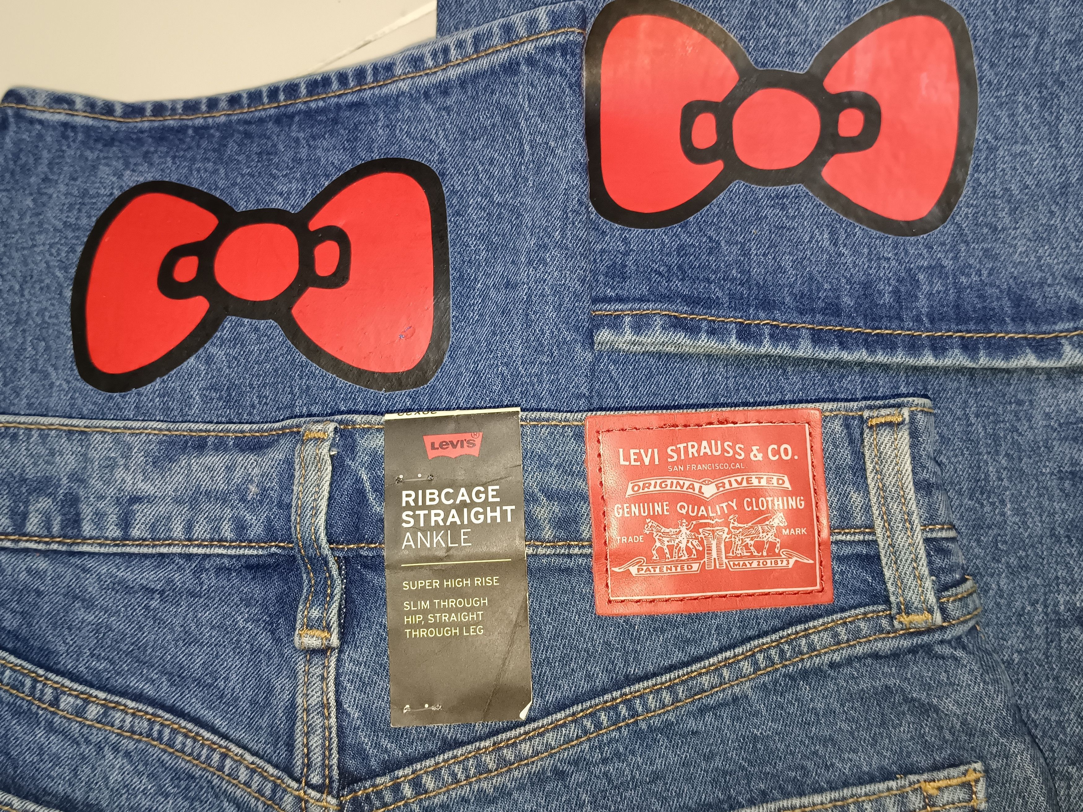 Levi's Rare Levis X Hello Kitty Jeans Size US 29 - 2 Thumbnail