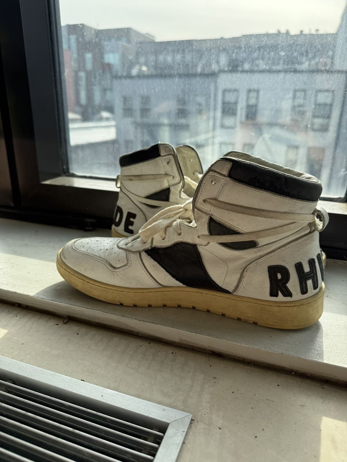 Rhude White & Black Rhecess Hi Sneakers Size US 9 / EU 42 - 7 Thumbnail