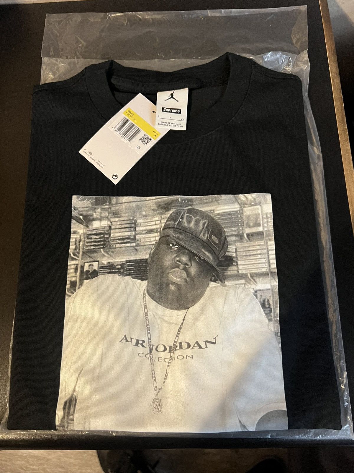 Jordan Brand × Supreme Supreme Jordan Biggie S/S Top Black (Size Small) Size US S / EU 44-46 / 1 - 1 Thumbnail