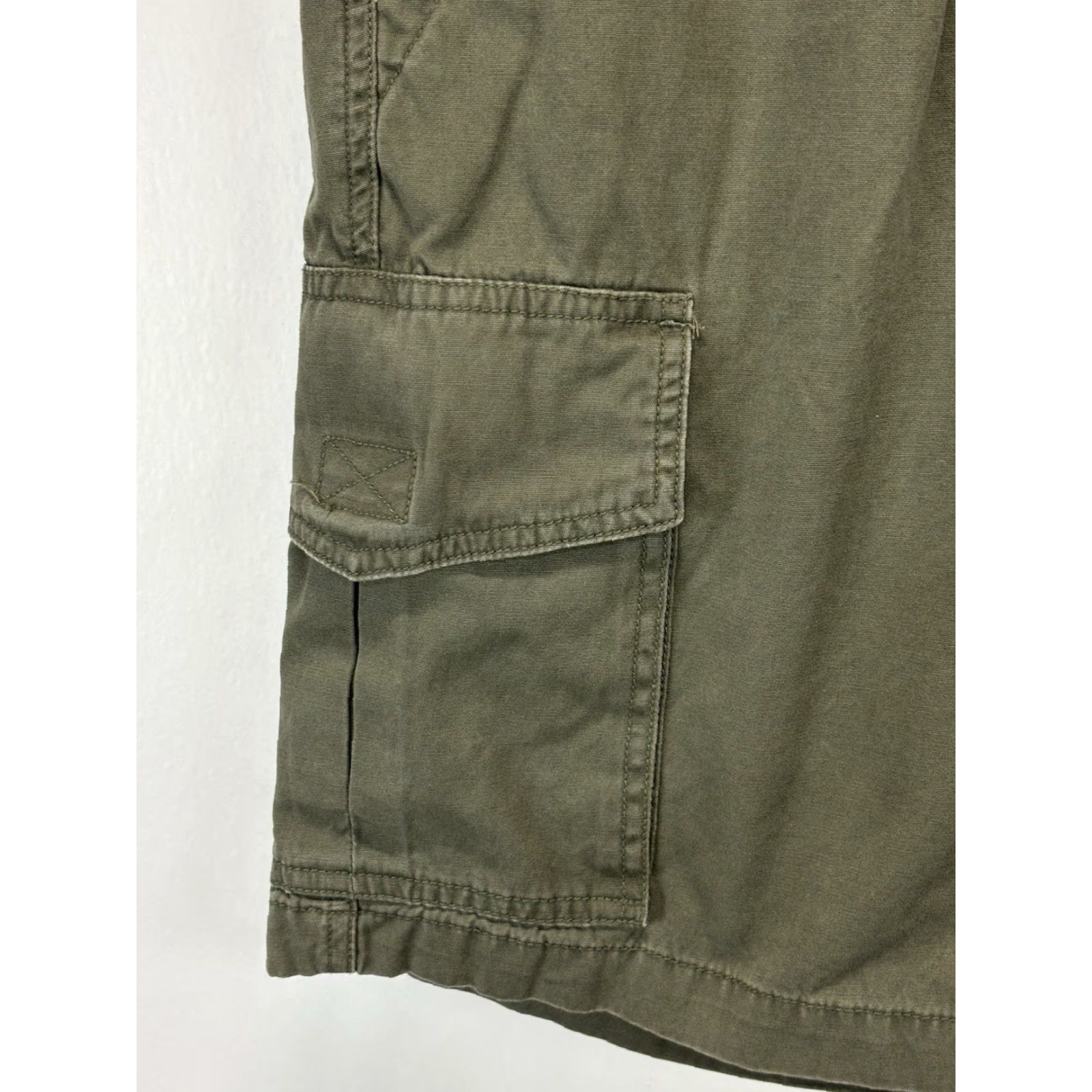 Tommy Bahama TOMMY BAHAMA Cargo Shorts Men’s Large Green Elastic Waist Drawstring Cotton Blend Size US 33 - 2 Thumbnail