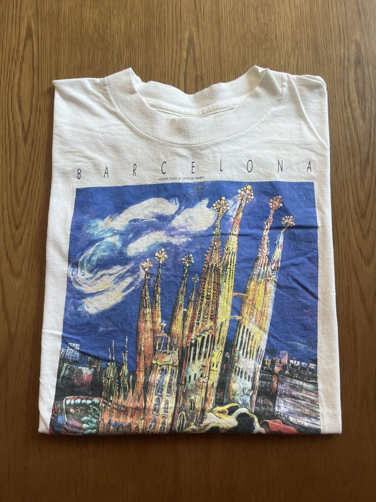 Arts & Science Vintage ANTONI GAUDI SAGRADA FAMILIA Barcelona Artwork 90’s Size US XXL / EU 58 / 5 - 1 Thumbnail