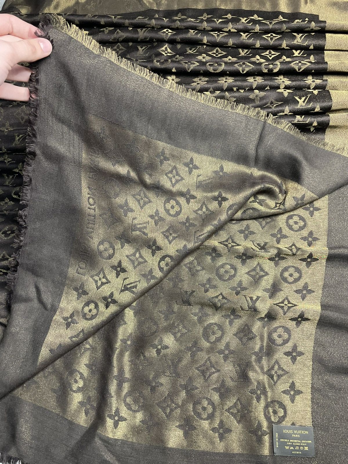 Louis Vuitton Louis Vuitton Brown and Gold Wool scarf Size ONE SIZE - 4 Thumbnail