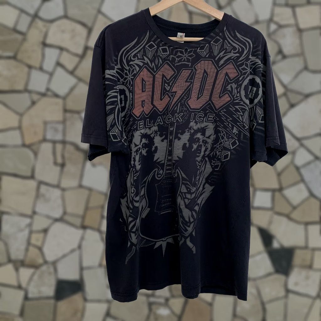 Anvil AC/DC Distressed Black Ice All Over Print Tee Black T-Shirt XL Crew Neck Short Sleeve Logo Graphic Men Regular Fits as Large Size US XL / EU 56 / 4 - 1 Thumbnail