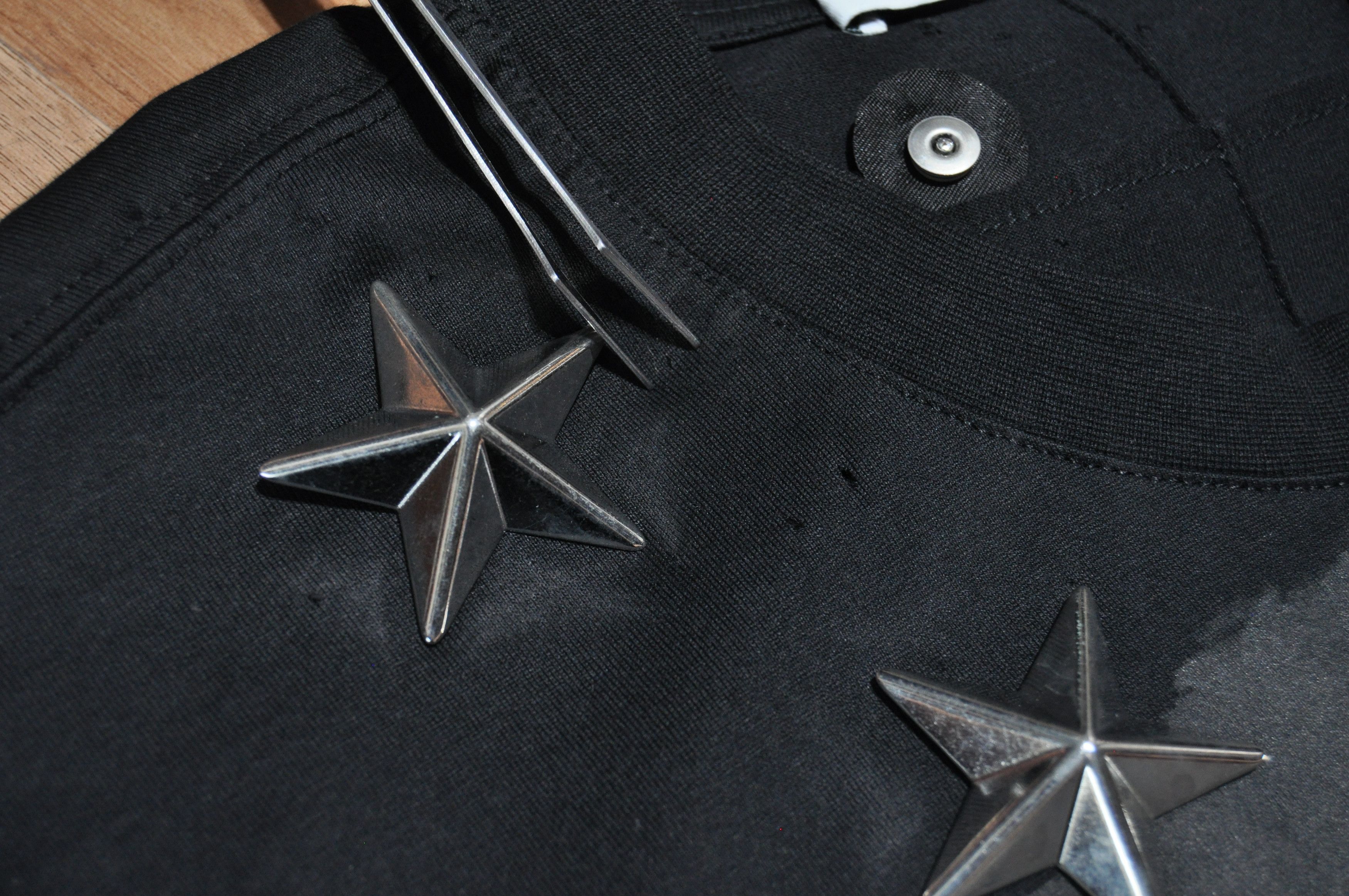 Givenchy Givenchy - RT - S/S 15 - Star Applique Rottweiler Tee Size US XS / EU 42 / 0 - 8 Thumbnail