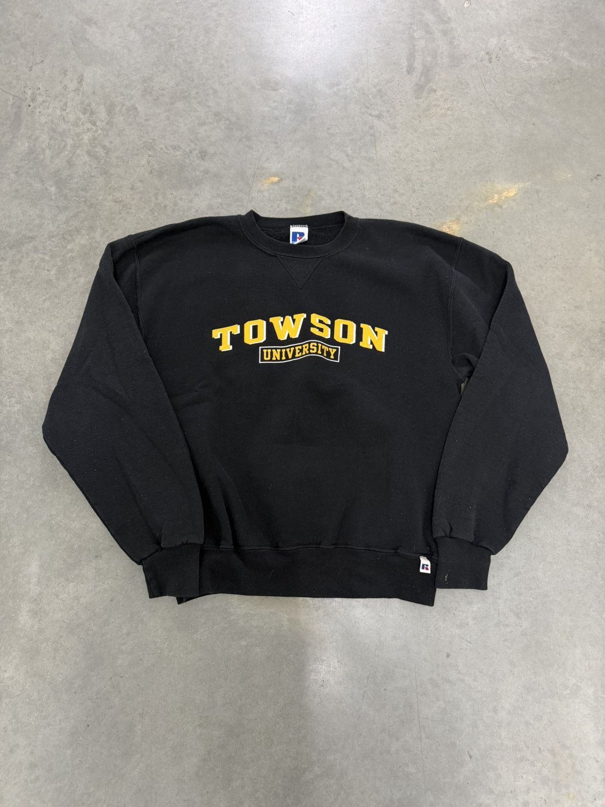 Russell Athletic Towson University Russell Athletic 2000s Vintage Sweatshirt Size US M / EU 48-50 / 2 - 1 Thumbnail