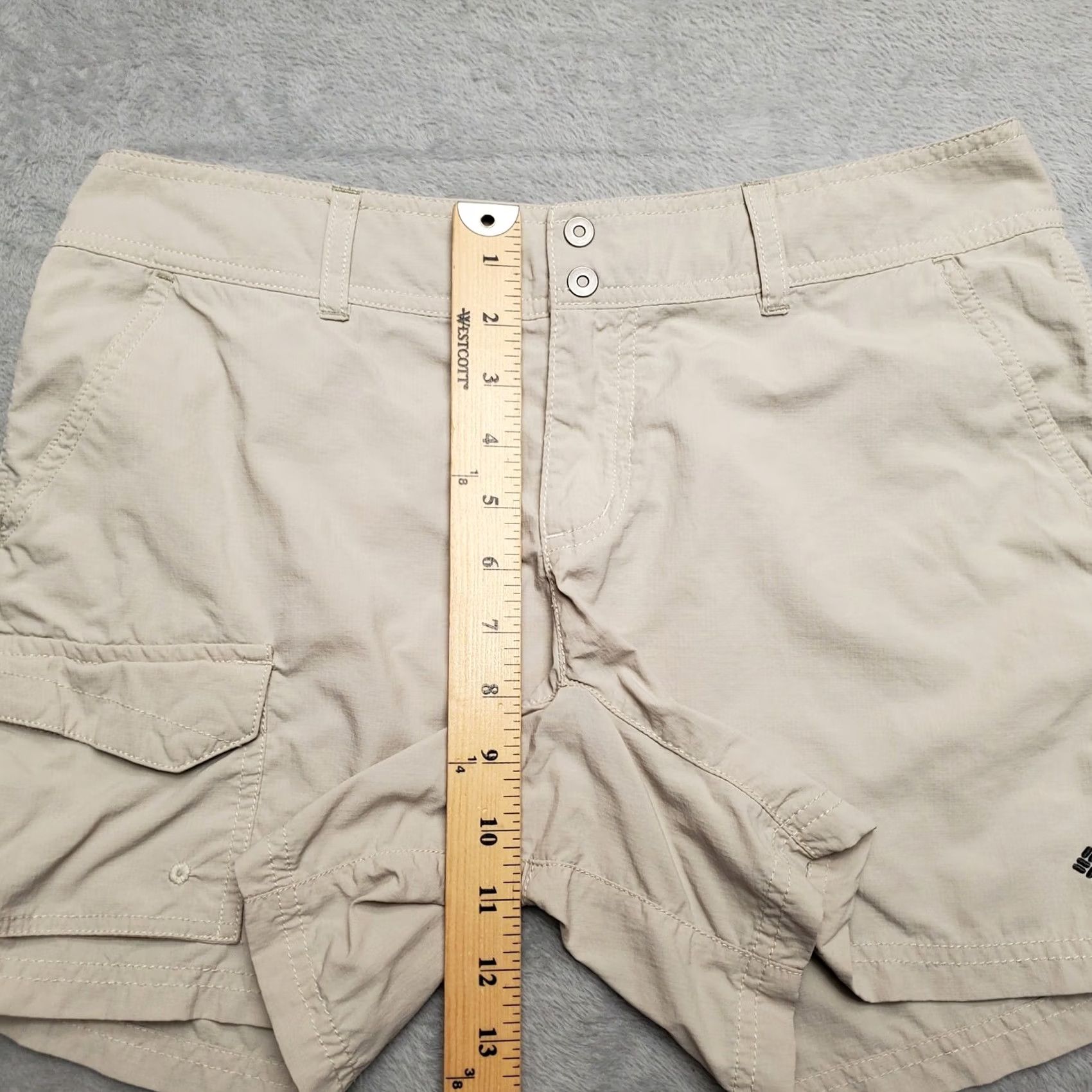 Vintage Columbia Shorts Womens 31 Beige Omni Shade Nylon Performance Cargo Lightweight Cargo Pocket Belt Loops Plaid Outdoor Hiking Casual Womens 12 Beige Size 34" / US 12 / IT 48 - 7 Thumbnail