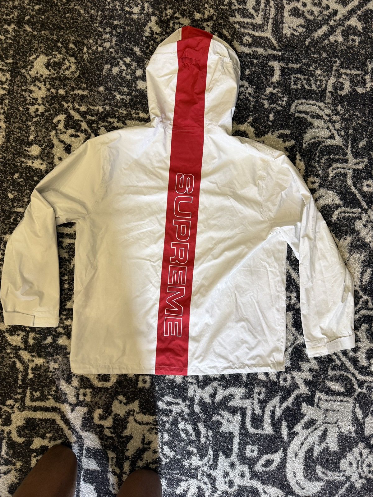 Supreme Supreme Pertex Shield+ Waterproof Hooded Jacket –White / Red Size US L / EU 52-54 / 3 - 2 Thumbnail