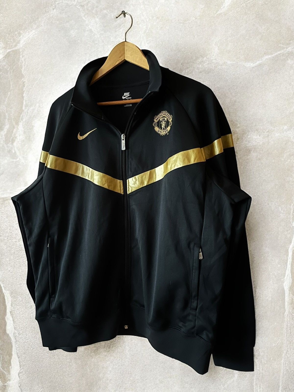 Nike Rare Nike MANCHESTER UNITED 2009 GOLDEN EUGENE Track Jacket Size US L / EU 52-54 / 3 - 2 Thumbnail