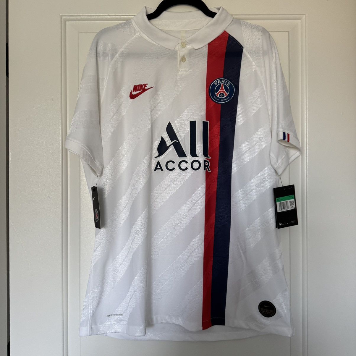 Nike Paris Saint-Germain 2019-2020 Authentic third kit Sz. XL Size US XL / EU 56 / 4 - 1 Thumbnail