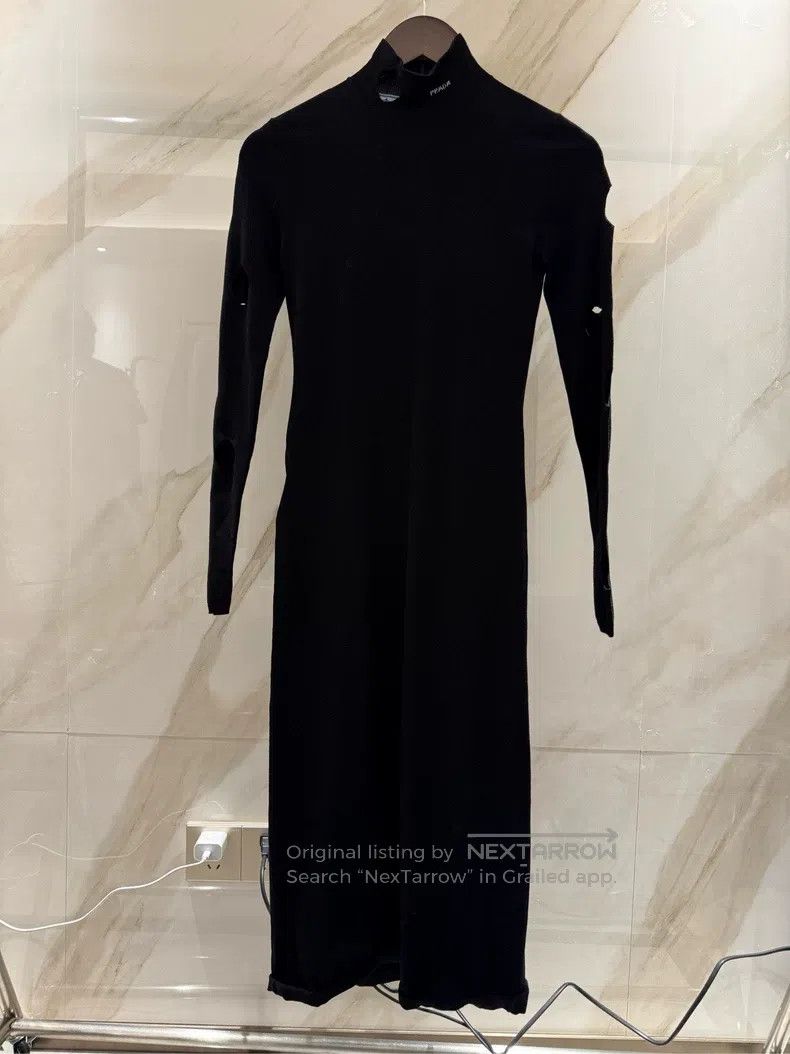 Prada Prada Black neckline logo long skirt Size XS / US 0-2 / IT 36-38 - 1 Thumbnail