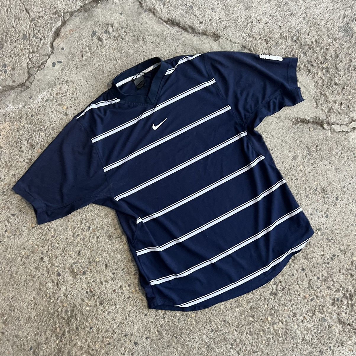 Nike × Vintage 90s Nike Central Swoosh Vintage Y2K Retro Tee T-Shirt Size US S / EU 44-46 / 1 - 2 Thumbnail