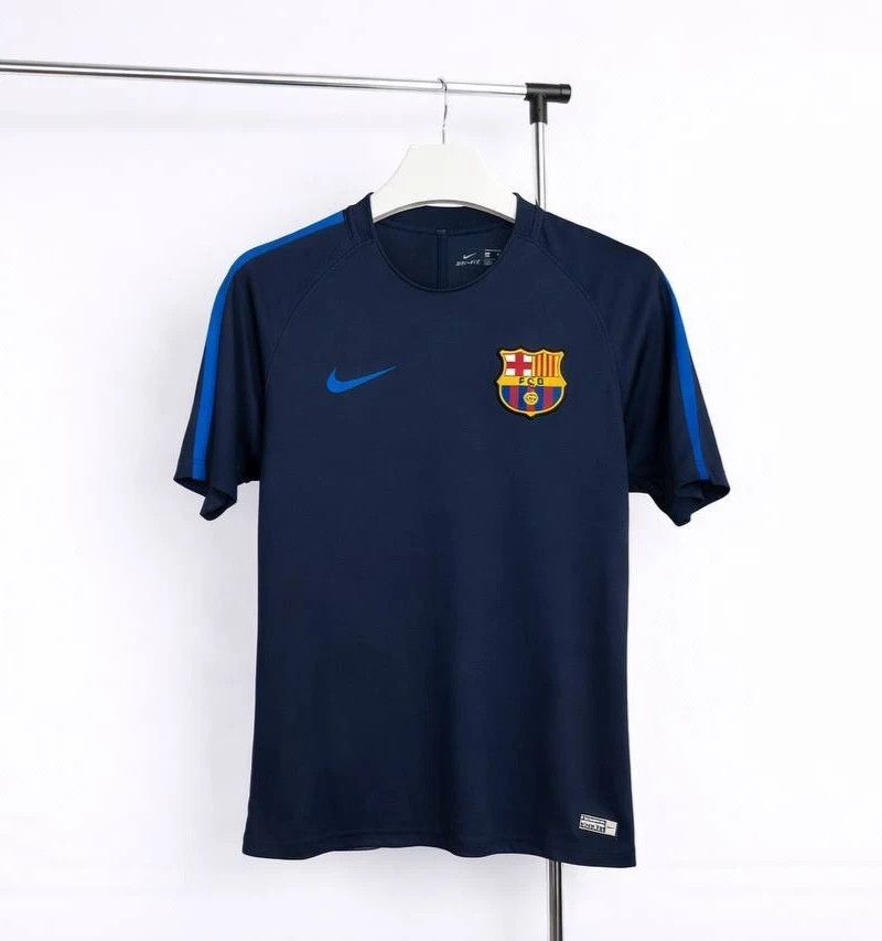 Nike Barcelona Nike 2016-2017 Football Soccer Training Jersey Size US M / EU 48-50 / 2 - 1 Thumbnail