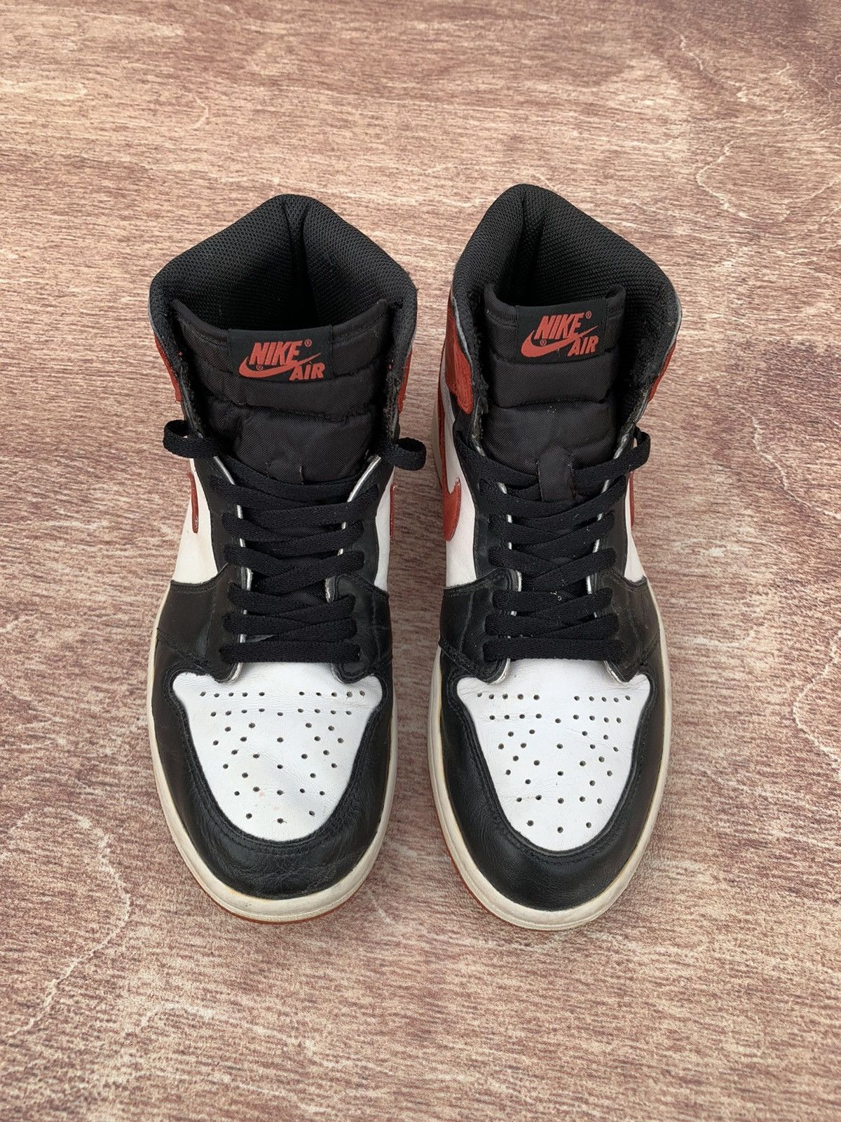 Jordan Brand × Nike Air Jordan 1 Retro High OG Track Red 2018 Size US 9 / EU 42 - 8 Thumbnail