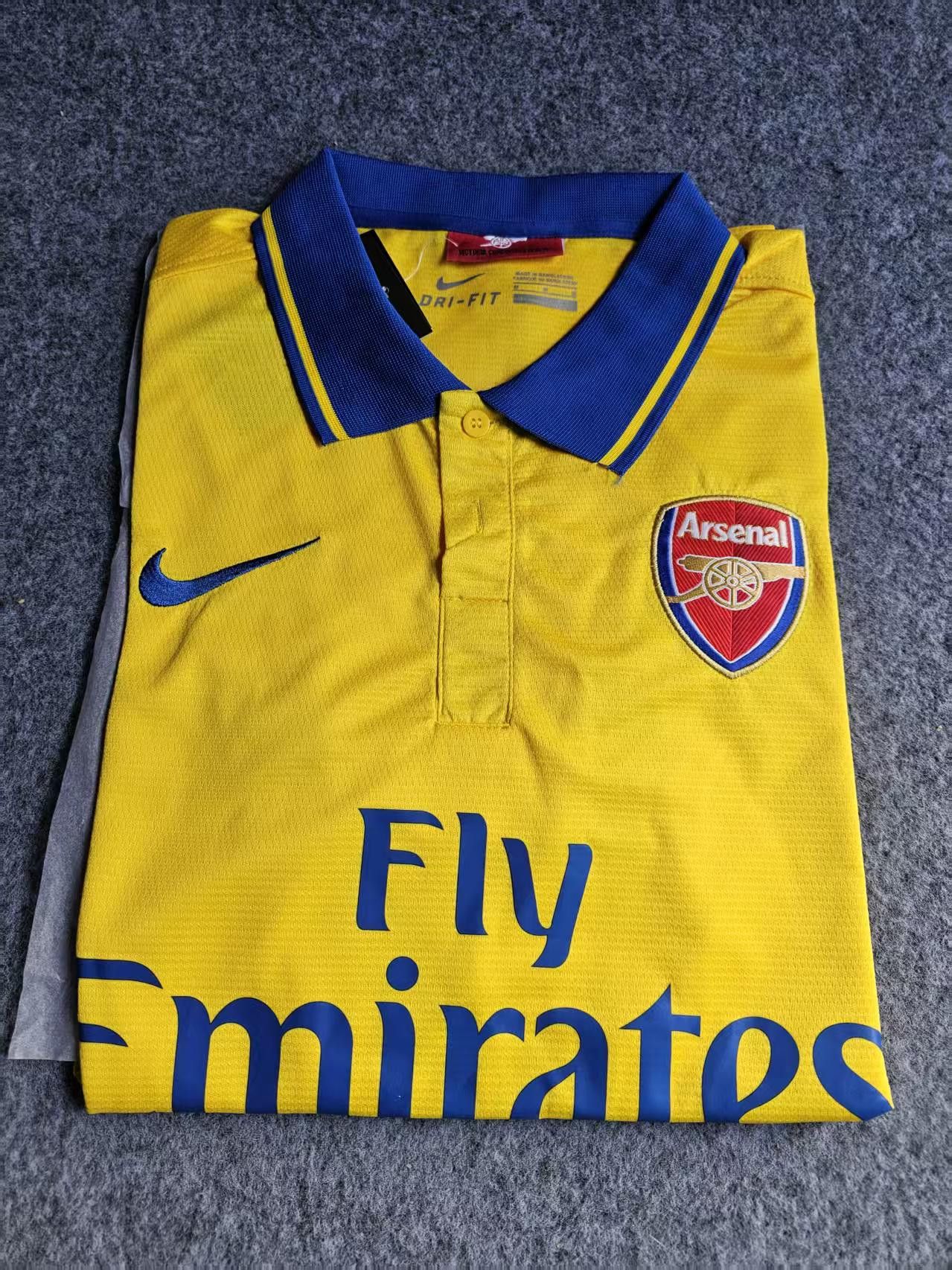 Other 2013 14 Arsenal Jersey Yellow Size US M / EU 48-50 / 2 - 5 Thumbnail