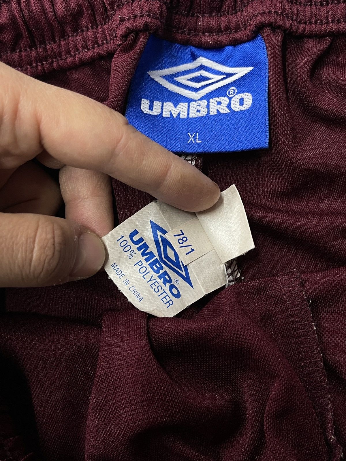 Umbro Vintage Umbro Basic Vinous Shorts Football Y2K Soccer Size US 36 / EU 52 - 7 Thumbnail