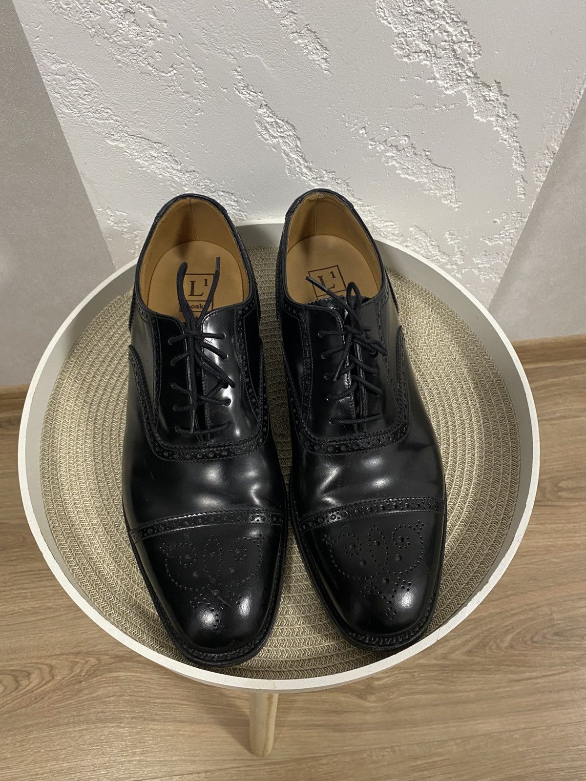 Loake Loake 201b black polished leather brogue oxford shoes sz: 10 Size US 11 / EU 44 - 2 Thumbnail
