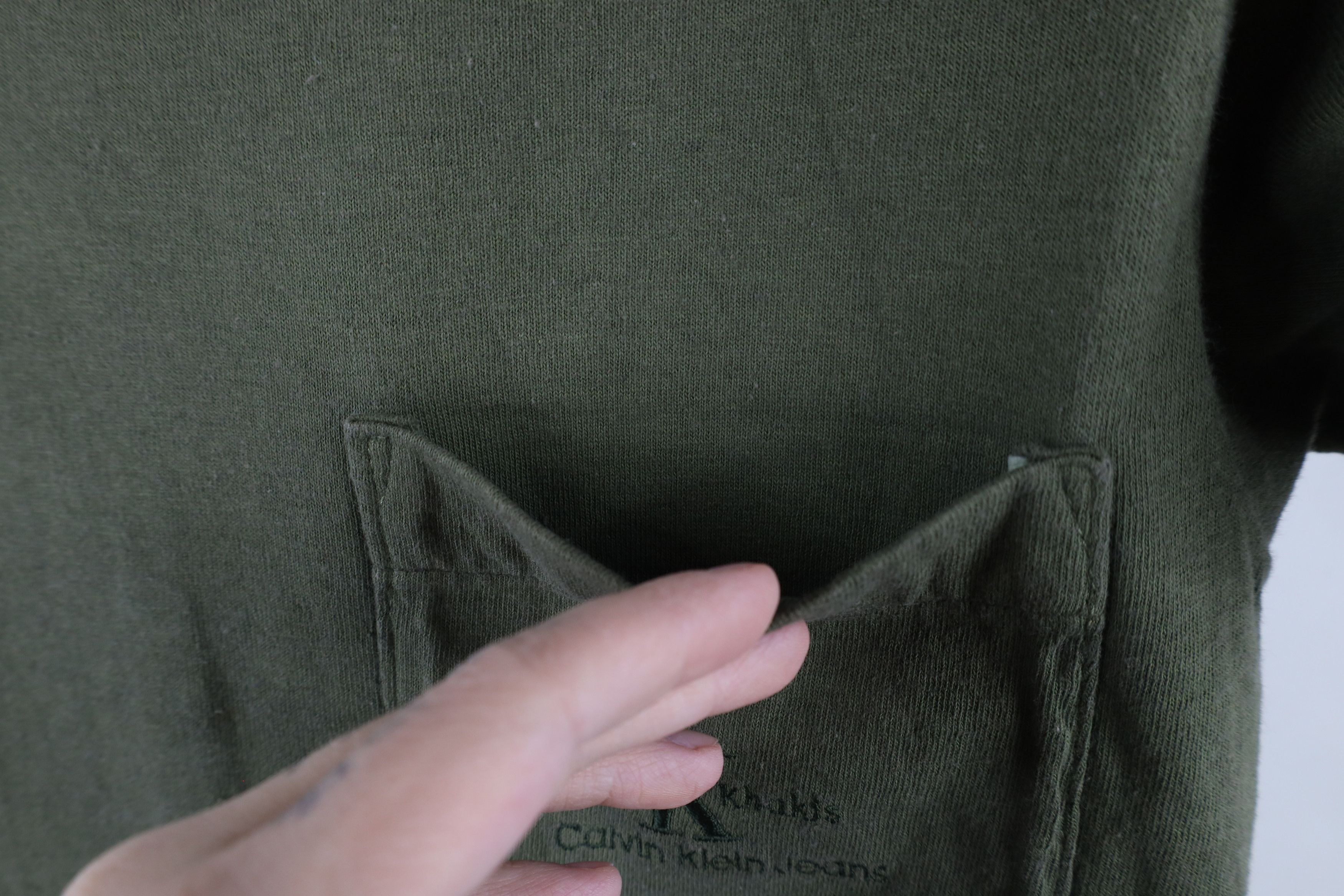 Calvin Klein × Vintage Vintage 90s Calvin Klein Spell Out Pocket T-Shirt Green Size M / US 6-8 / IT 42-44 - 5 Thumbnail